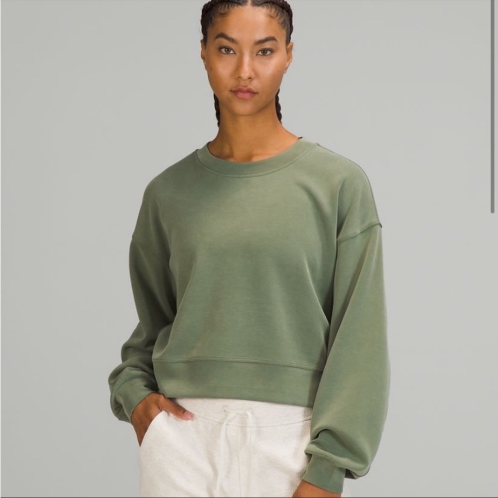 Lululemon size 10. Perfectly Oversized Cropped Crew 
Softstreme
